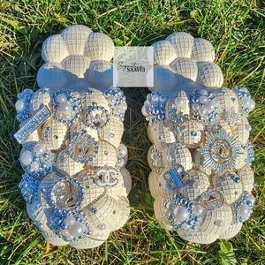 BRAND NEW Signature Bubble Slides (Women's 7½ - 8½)